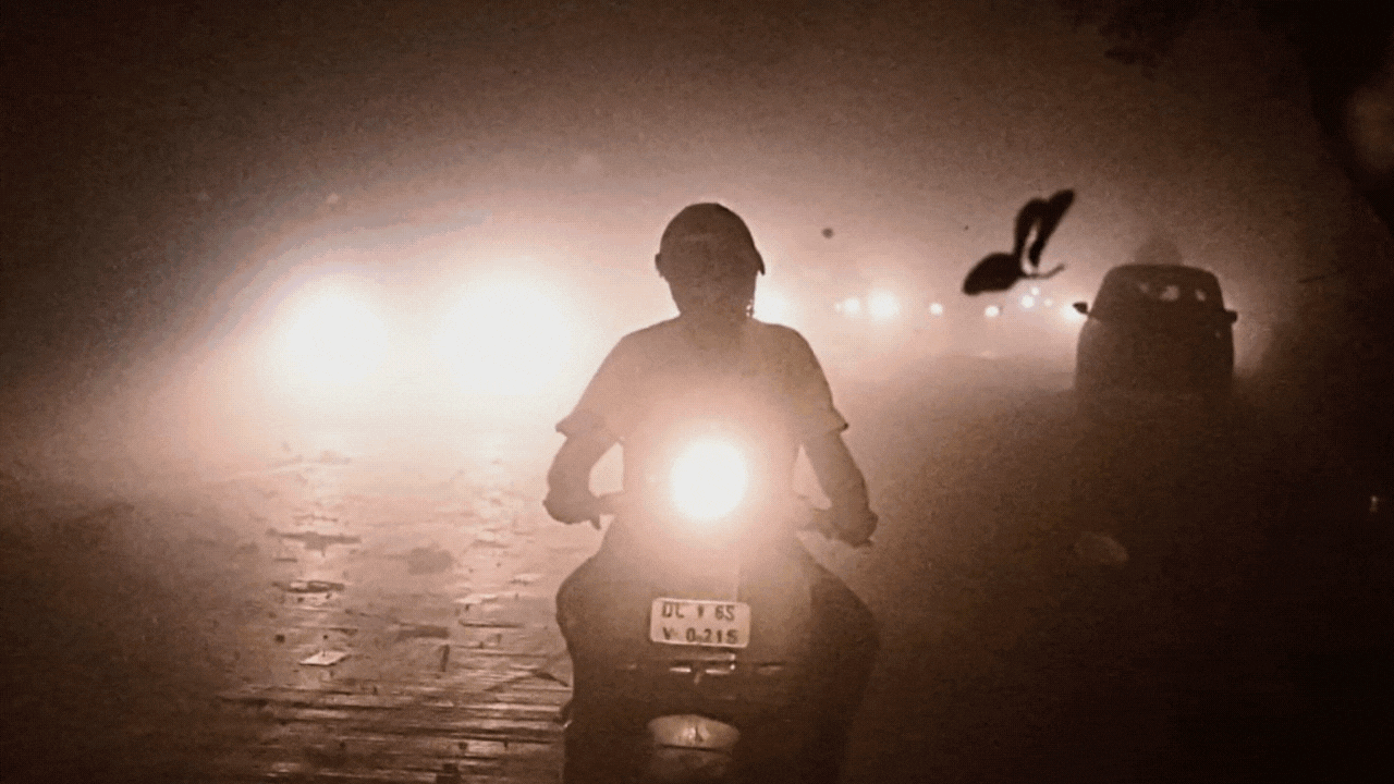 Dust storm, gusty winds strike Delhi-NCR Dust storm, gusty winds strike Delhi-NCR