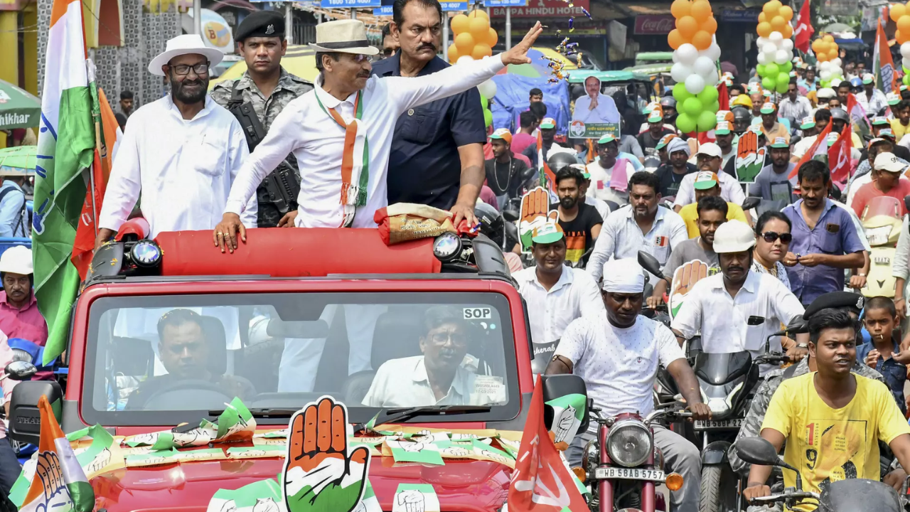 Cliffhanger in Behrampore: Can Adhir fend off Mamata’s Pathan bouncer? Cliffhanger in Behrampore: Can Adhir fend off Mamata’s Pathan bouncer?