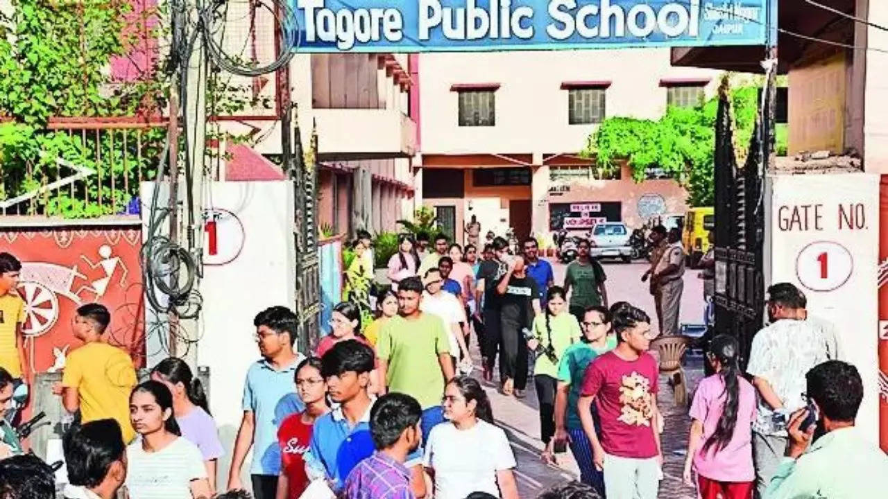 ‘Medical aspirants paid up to Rs 50 lakh to get NEET paper’