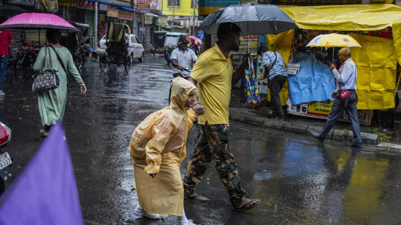Southwest monsoon likely to hit Kerala by May 31: IMD Southwest monsoon likely to hit Kerala by May 31: IMD