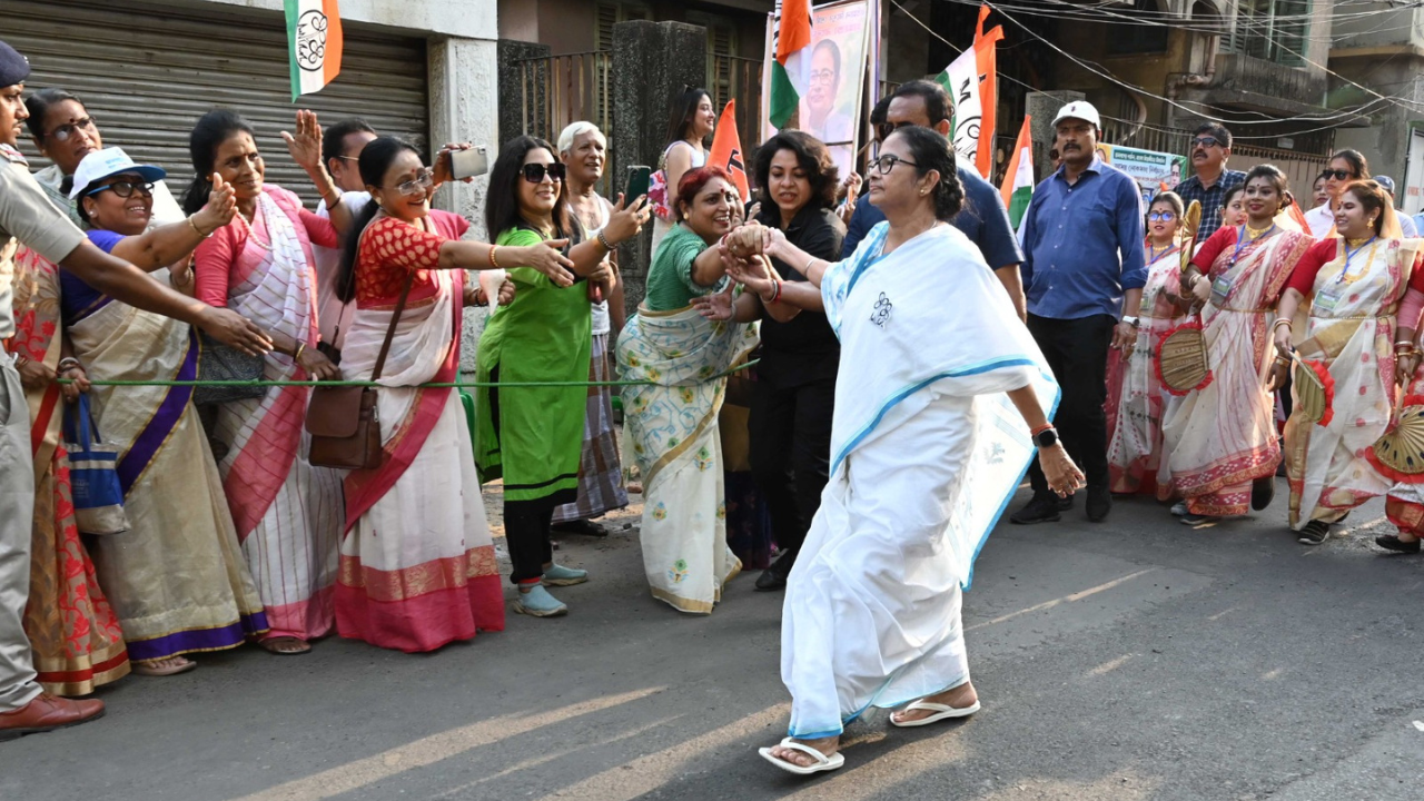 Will support INDIA bloc from outside to form govt at Centre: Mamata Will support INDIA bloc from outside to form govt at Centre: Mamata
