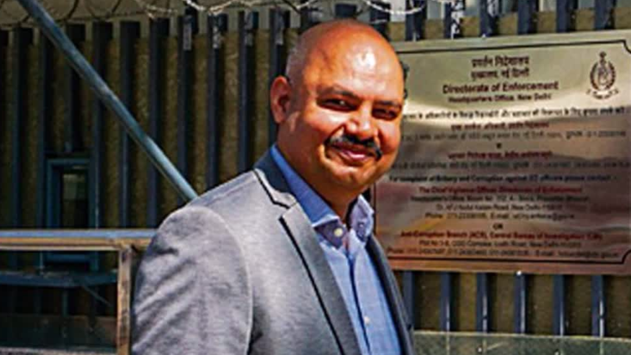 Swati Maliwal assault case: NCW summons Kejriwal’s former PS Swati Maliwal assault case: NCW summons Kejriwal’s former PS