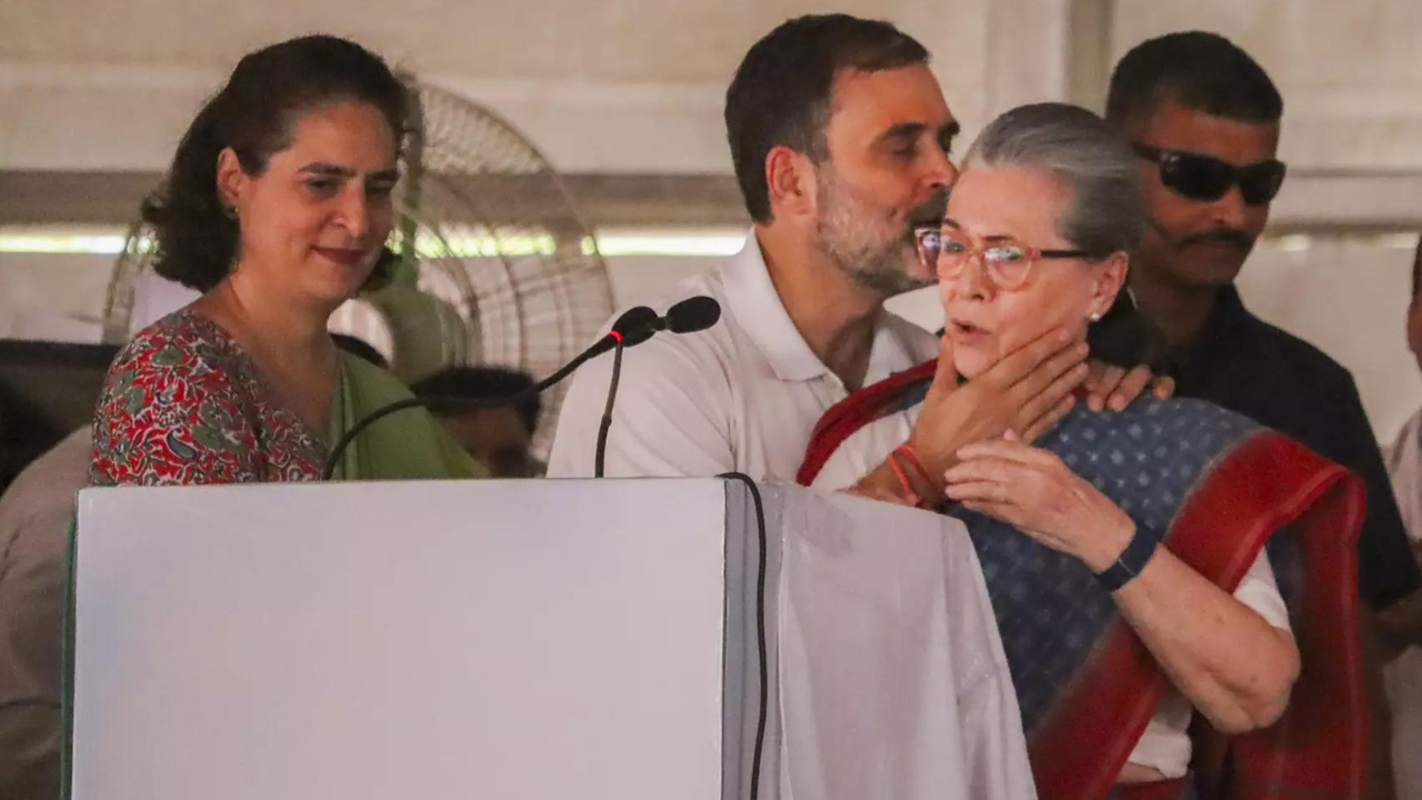 Sonia Gandhi makes emotional appeal to Rae Bareli voters