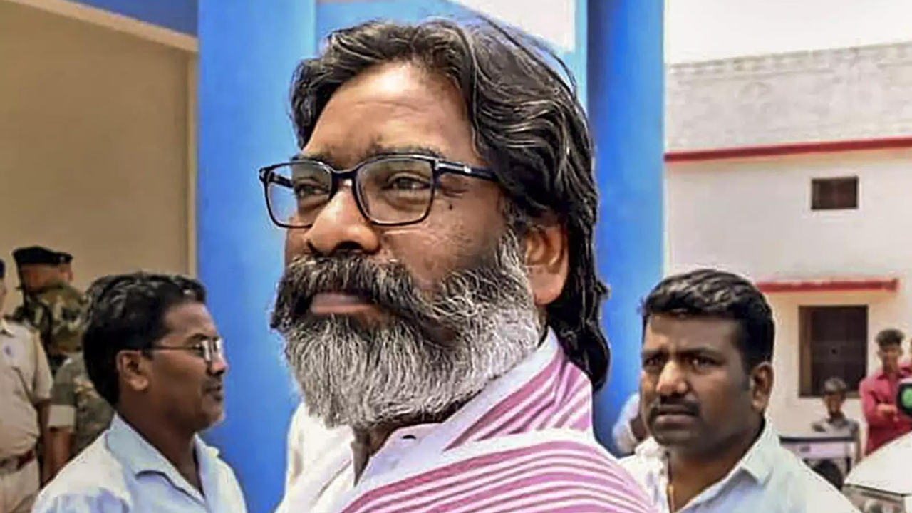 SC pulls up ex-Jharkhand CM Hemant Soren for ‘suppressing material facts’