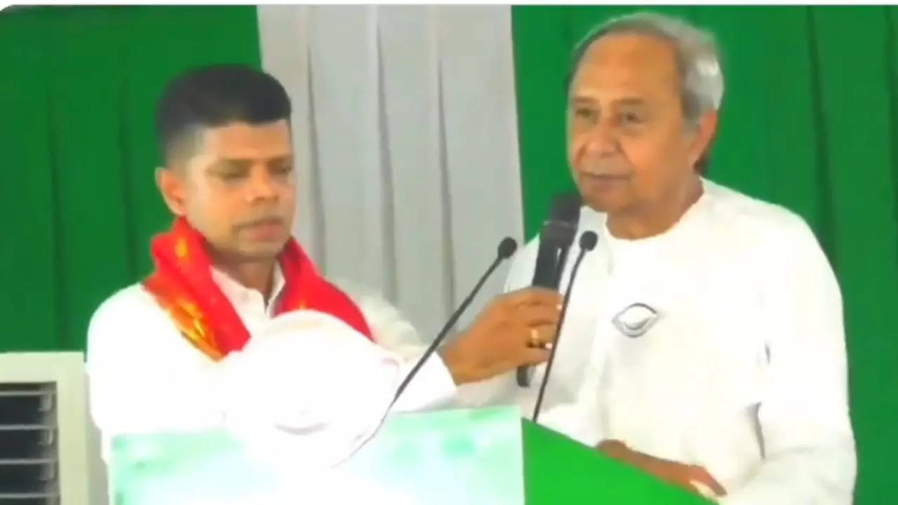 ‘A non-issue’: Odisha CM attacks BJP for ‘discussing hands’