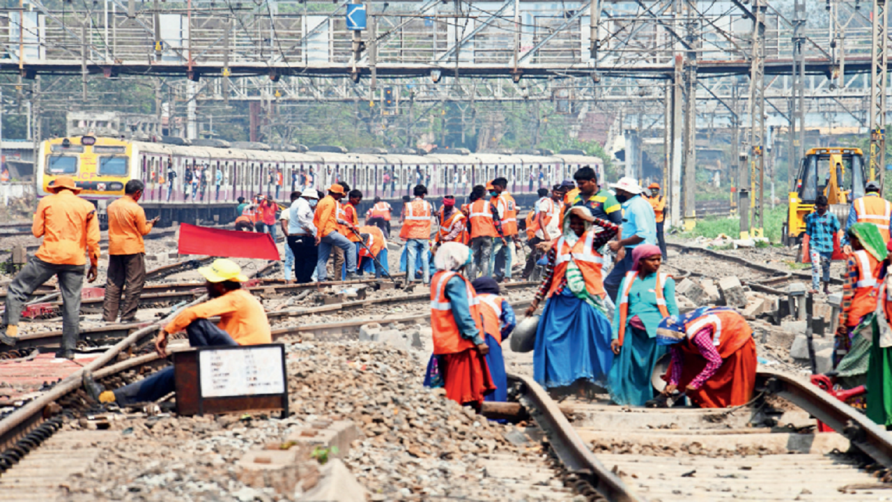 Mumbai megablock: 63-hour disruption as 930 locals cancelled