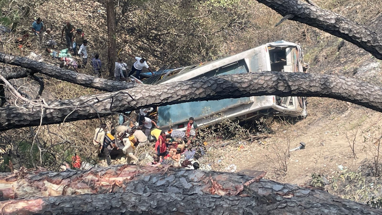 21 killed, 40 injured as bus falls into gorge in Jammu