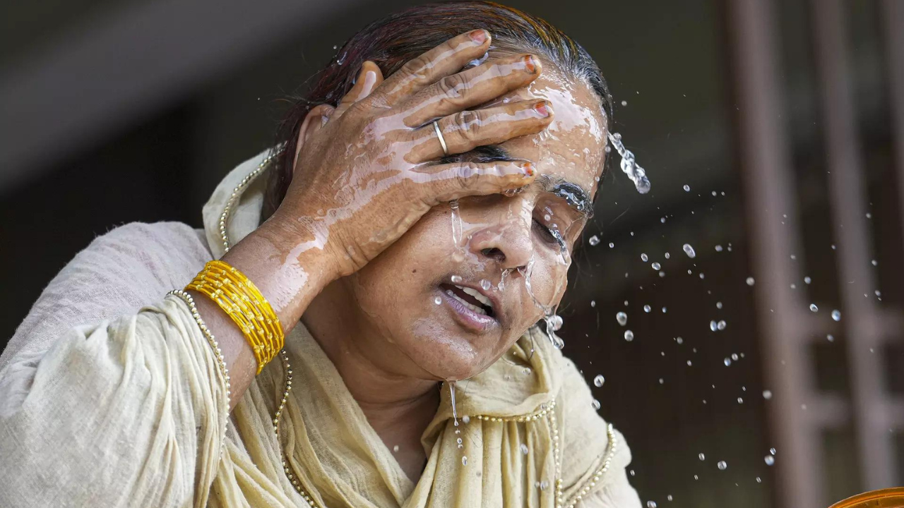 Heatwave kills 8 in Bihar, 2 in MP as temperature continues to rise