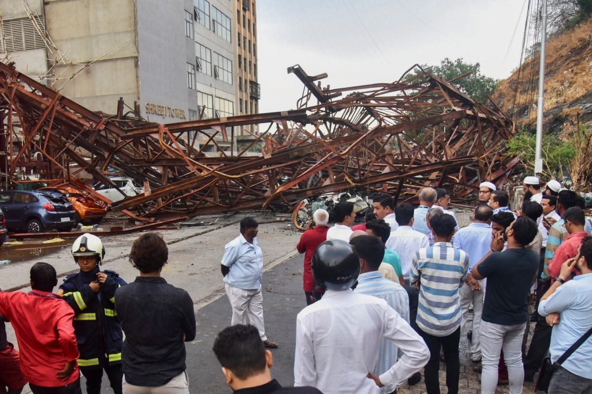 Mumbai Billboard Collapse LIVE: Death Toll Climbs to 14 in Ghatkopar Incident, Case Filed Against Ad Agency Mumbai Billboard Collapse LIVE: Death Toll Climbs to 14 in Ghatkopar Incident, Case Filed Against Ad Agency