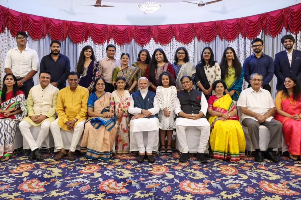 Family Members of P V Narasimha Rao Meet PM Modi, Thank Him for Conferring Bharat Ratna on Ex-PM Family Members of P V Narasimha Rao Meet PM Modi, Thank Him for Conferring Bharat Ratna on Ex-PM