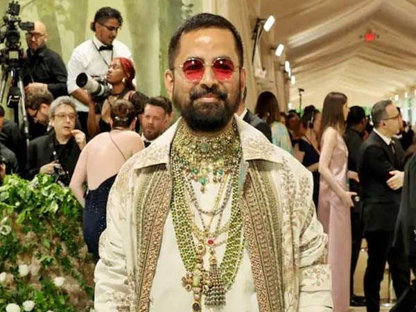 Sabyasachi became the first Indian designer to walk the Met Gala red carpet Sabyasachi became the first Indian designer to walk the Met Gala red carpet
