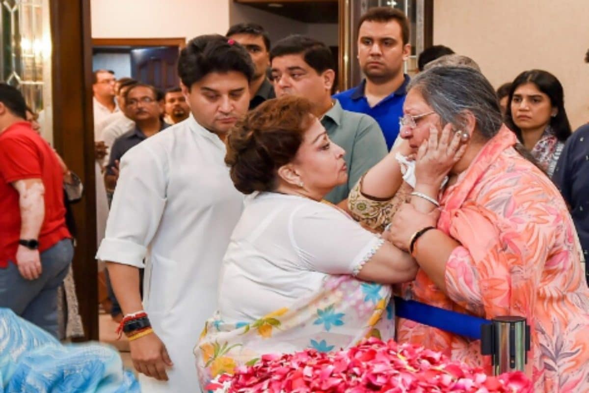 Union Minister Jyotiraditya Scindia’s Mother Madhavi Raje Dies After Prolonged Illness