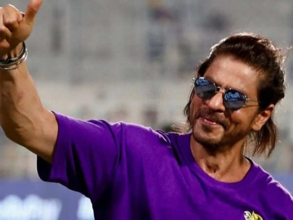 Shah Rukh Khan gets hospitalised in Ahmedabad due to dehydration