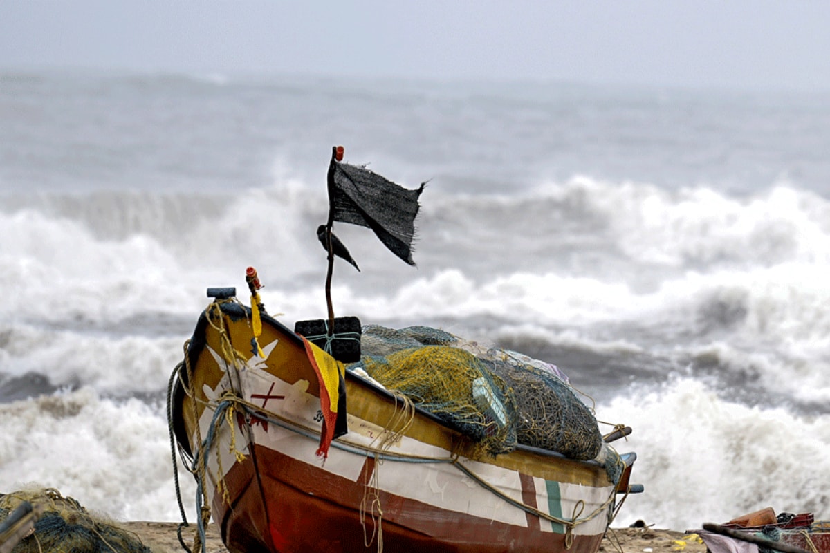 Cyclone Remal To Hit West Bengal And Bangladesh Coastlines At Midnight; Rescuers On Guard For Severe Storm