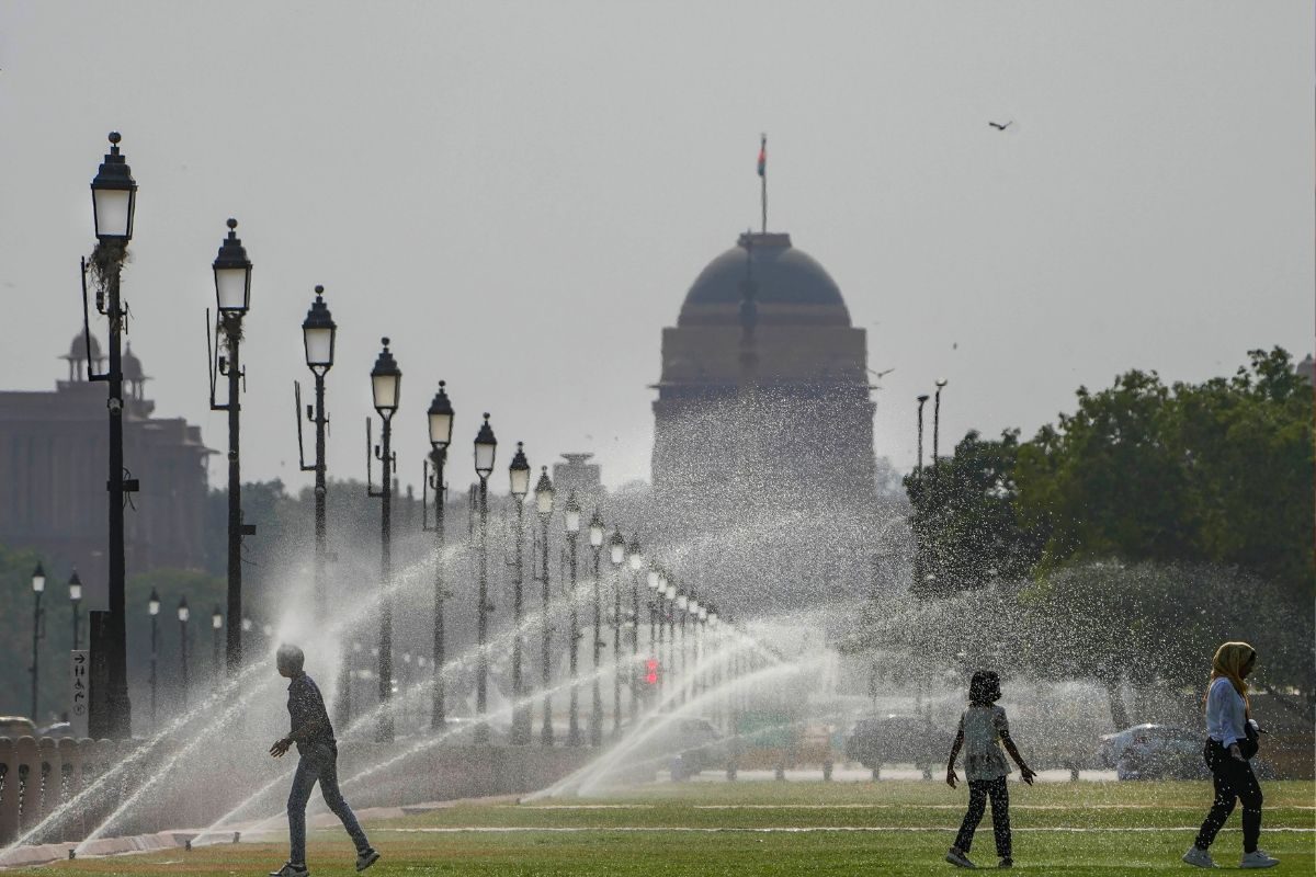 Delhi’s Najafgarh Simmers at 47.8 Degrees Celsius as Heatwaves Scorch North India with Above-normal Temperatures Delhi’s Najafgarh Simmers at 47.8 Degrees Celsius as Heatwaves Scorch North India with Above-normal Temperatures