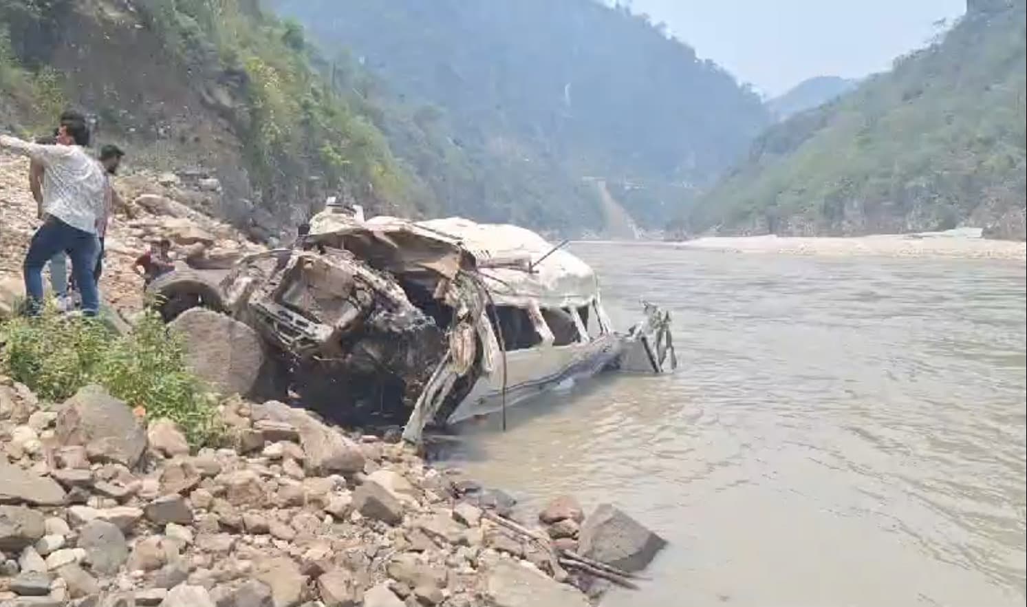 10 Dead As Tempo Traveller With 23 People Falls Into Gorge In Uttarakhand