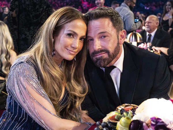 Ben Affleck moves out of his shared mansion with Jennifer Lopez
