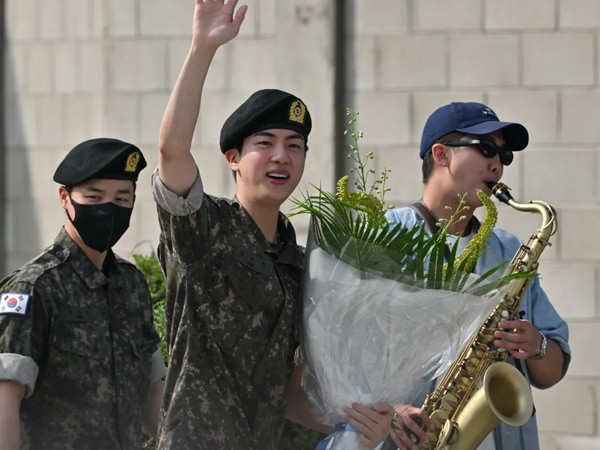 BTSâ RM pens a moving note congratulates Jin: âœIt is not the endâ¦â