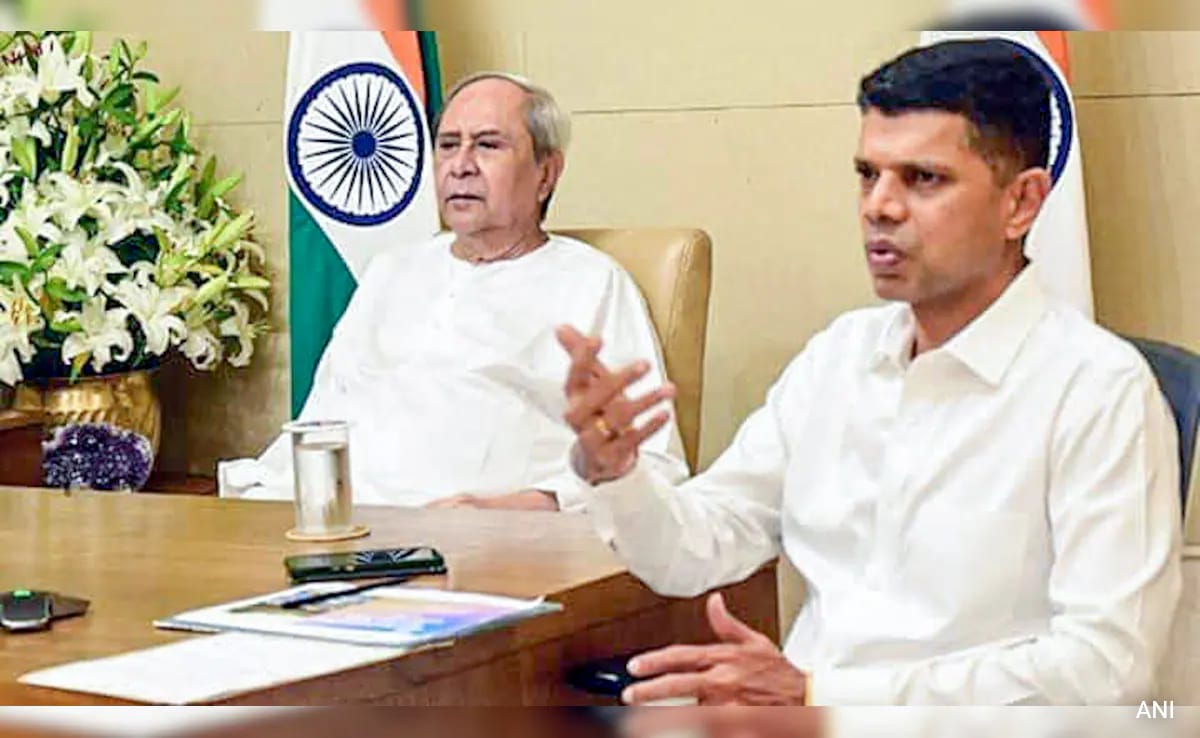 “I Am Sorry If…”: Naveen Patnaik’s Key Aide VK Pandian Quits Politics