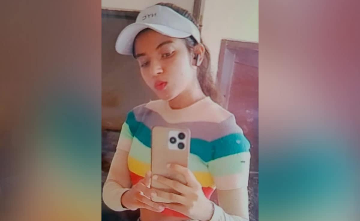 “Lady Don” Who Honey-Trapped Burger King Victim Spotted At Rail Station