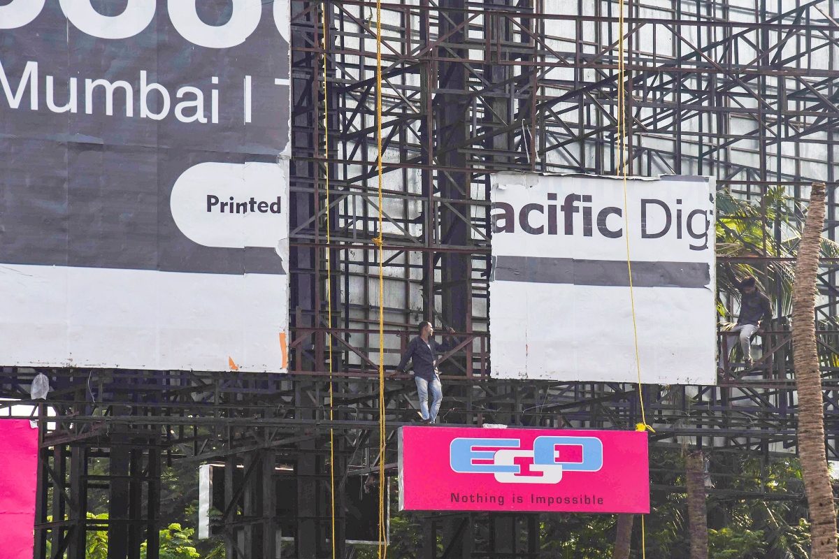 60 Out Of 62 Hoardings In Mumbai Lack Govt Approval, Reveals Maharashtra Housing Body Survey