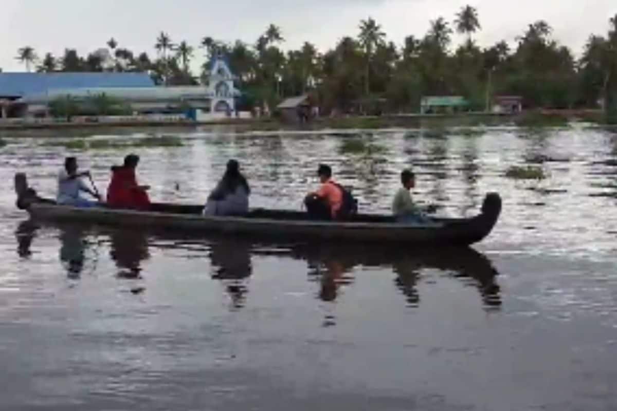In Kerala’s Kuttanad, Students Use Boats And Canoes To Go To School