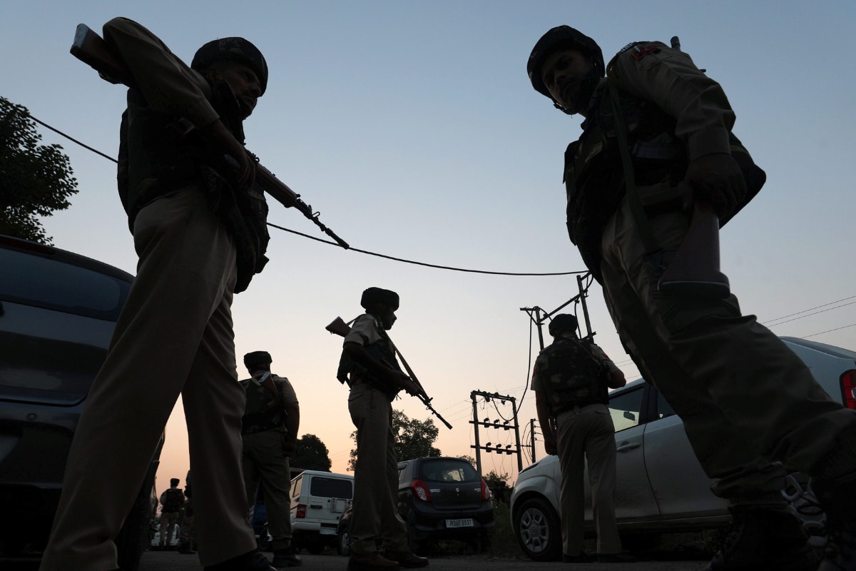 Encounter Breaks Out In J&K’s Hadipora, Two Terrorists Trapped