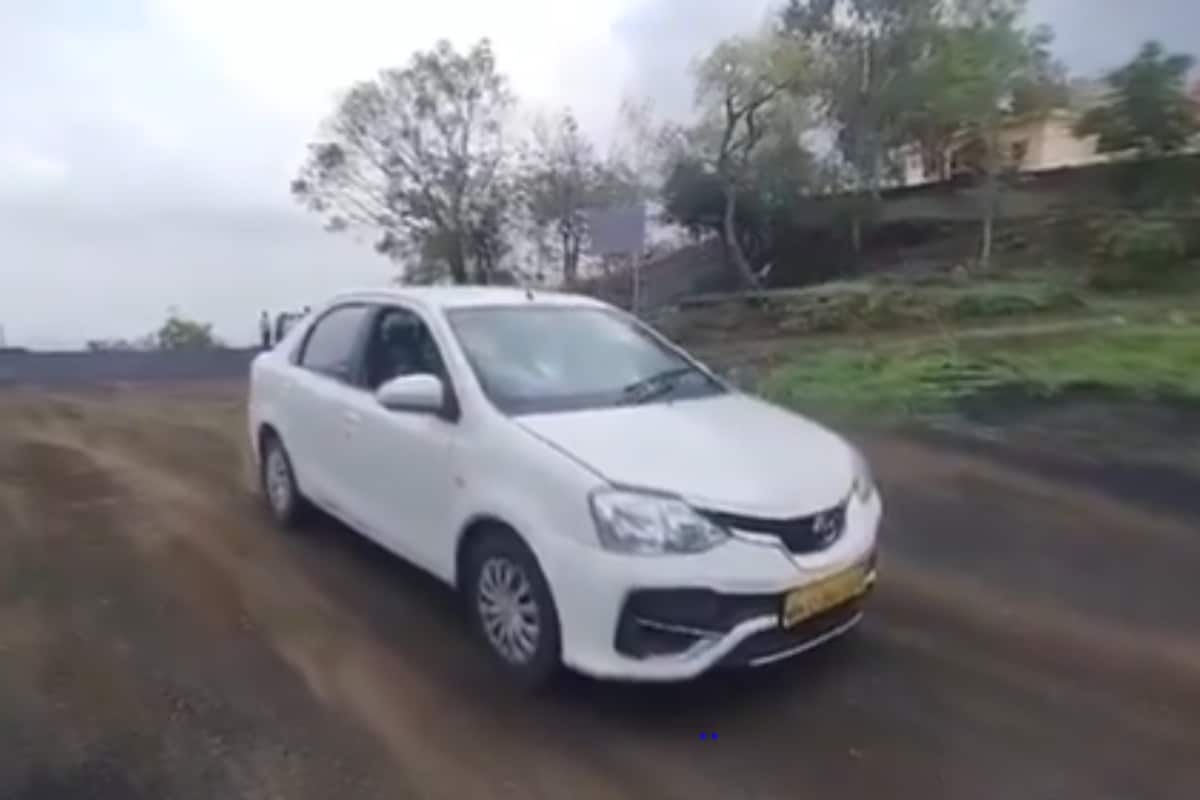Nagpur Woman Dies As Car Plunges 300 Feet Into Gorge While Reversing | Caught on Camera