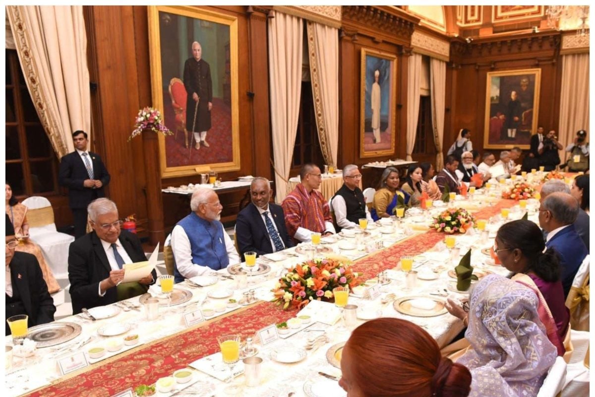 After Taking Oath For Third Term, PM Modi Sits Next To Maldives President Muizzu At Dinner Banquet