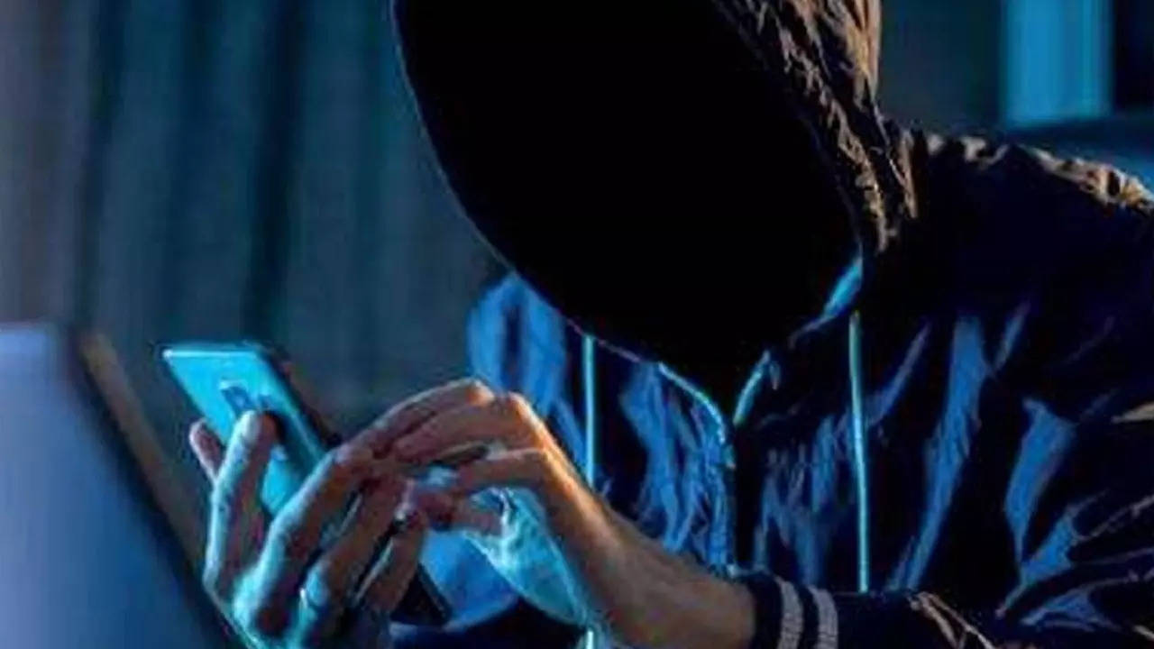 Cops alert citizens: Fraudsters use Raj Kundra case as bait to dupe victims of lakhs