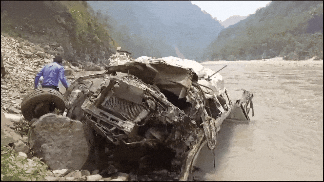 8 killed as tempo falls into gorge in Uttarakhand, rescue operation underway