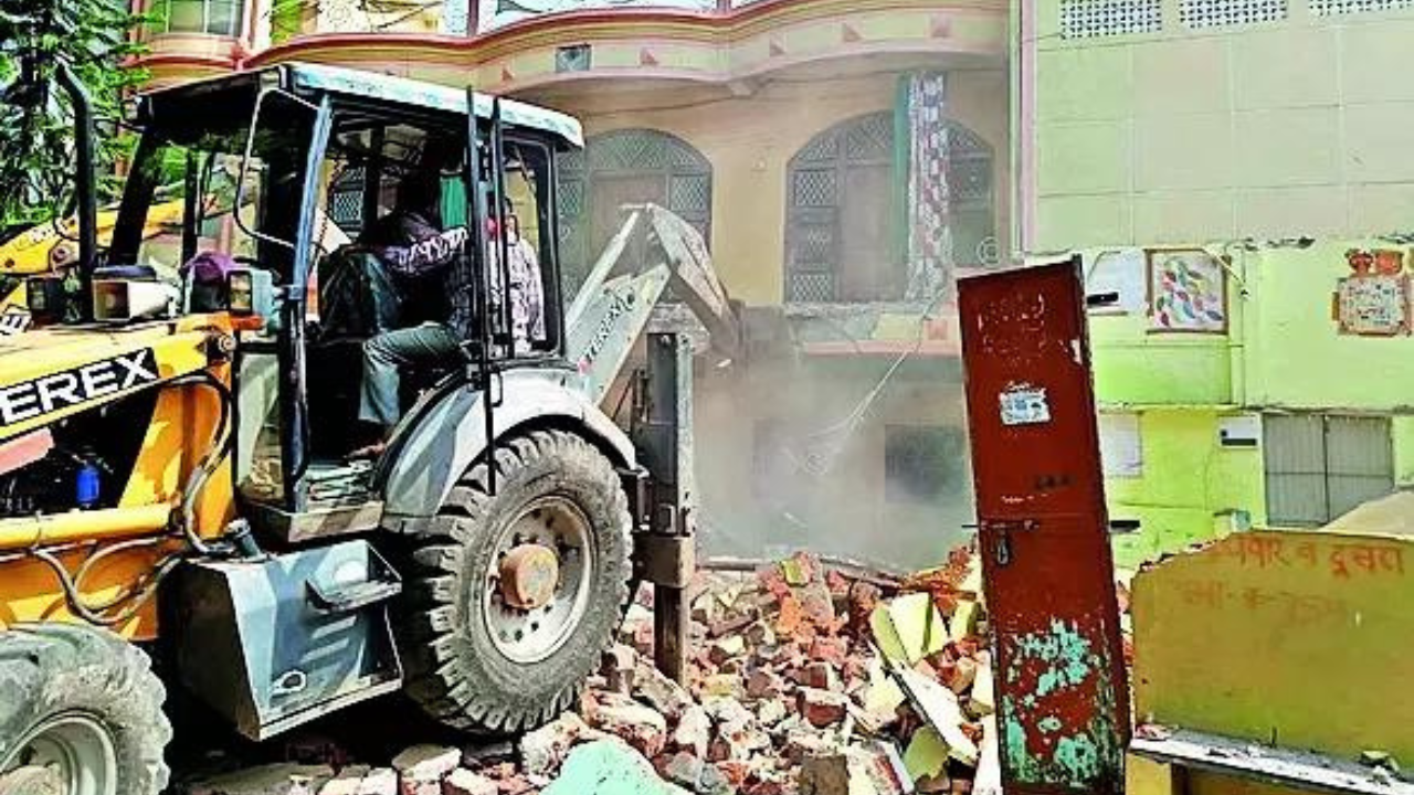 Houses of 11 demolished after beef found in refrigerators in MP