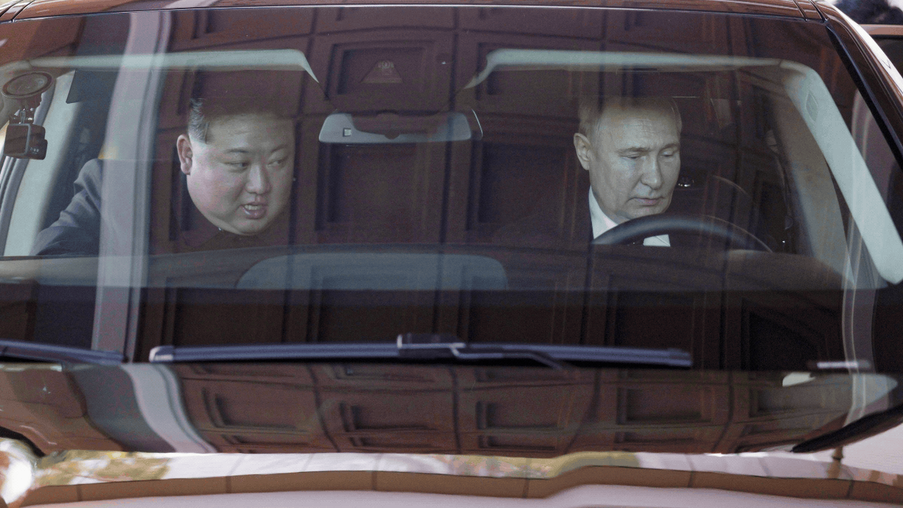 Putin gifts 2nd limo to Kim Jong-Un, takes him on test drive