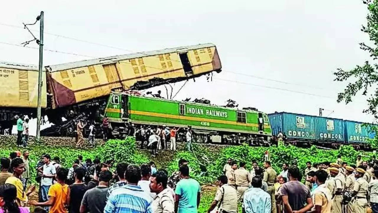 ‘Not following rule by goods train driver could have led to crash’