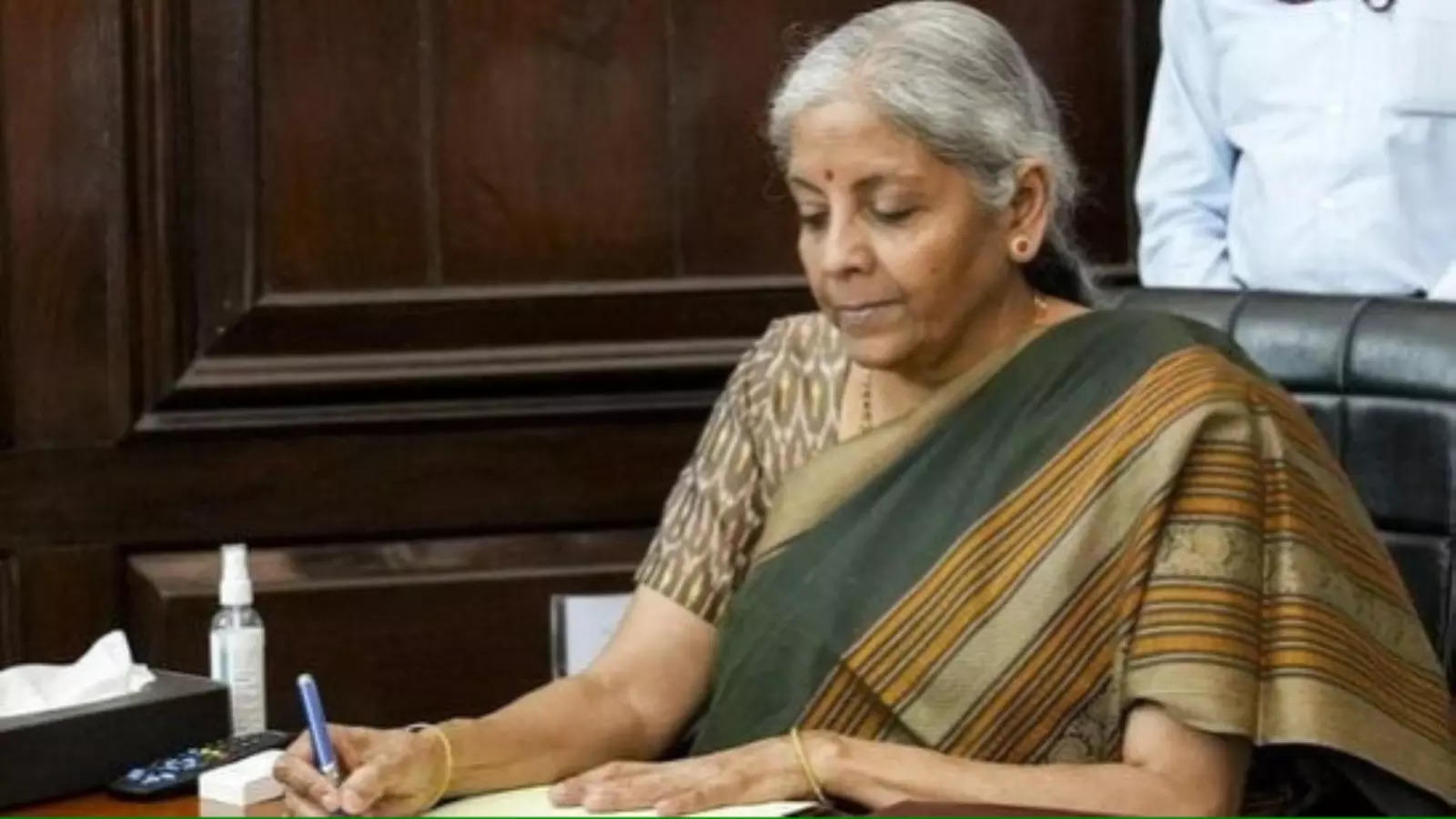 Union Budget: Govt mulls income tax cuts, new slab to boost consumption