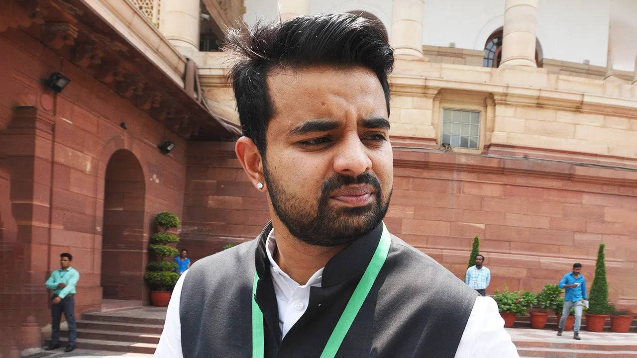 2 booked for bid to extort Rs 3cr from Prajwal Revanna’s brother