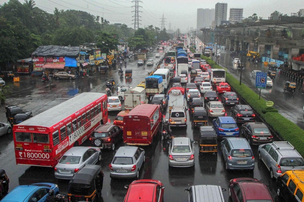 Traffic Jams on Mumbai’s Western Express Highway at Kandivali Will Continue Till At Least August
