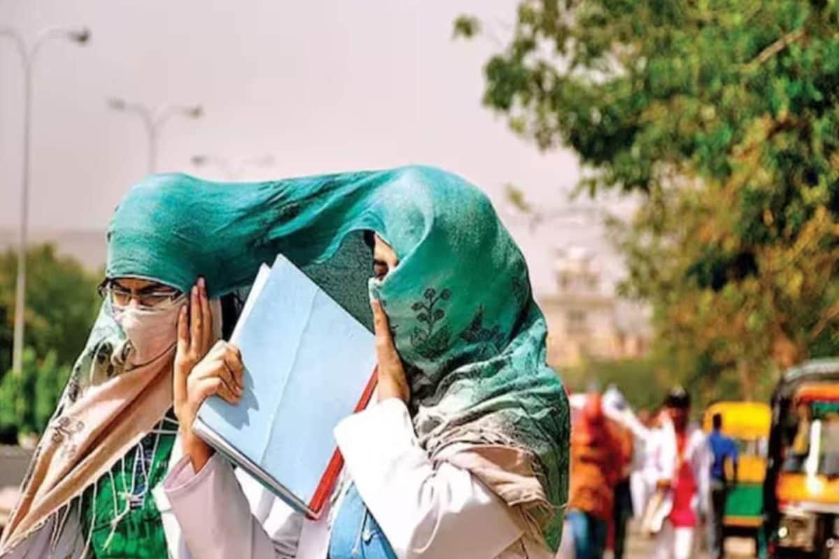 Heat Crises in Delhi: Capital City Records Minimum Temperature of 32.4 °C, Heatwave Predicted