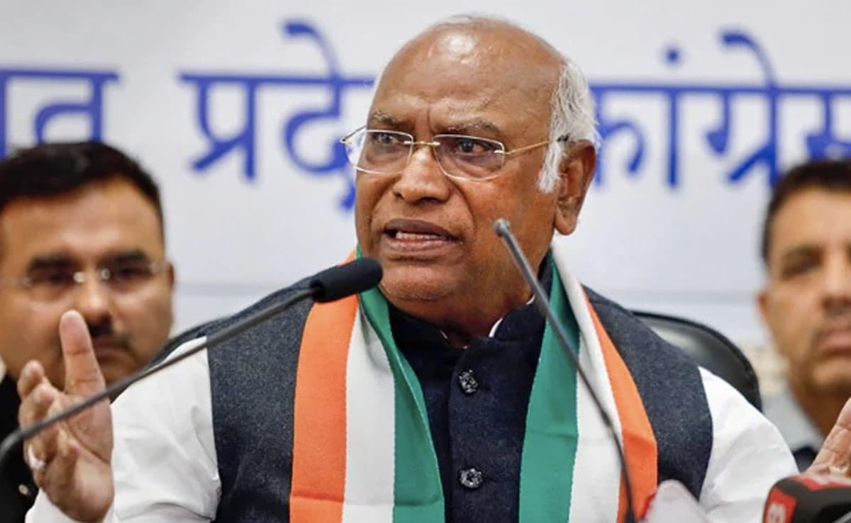 Mallikarjun Kharge To Attend PM Modi’s Swearing In Ceremony Today