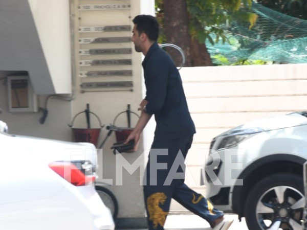 Ranbir Kapoor clicked at Sanjay Leela Bhansalis office