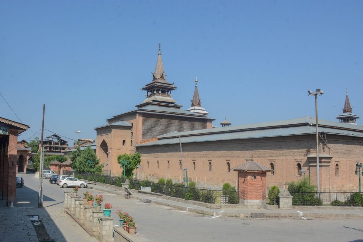 Eid Prayers Disallowed at Srinagar’s Jama Masjid 6th Time in a Row