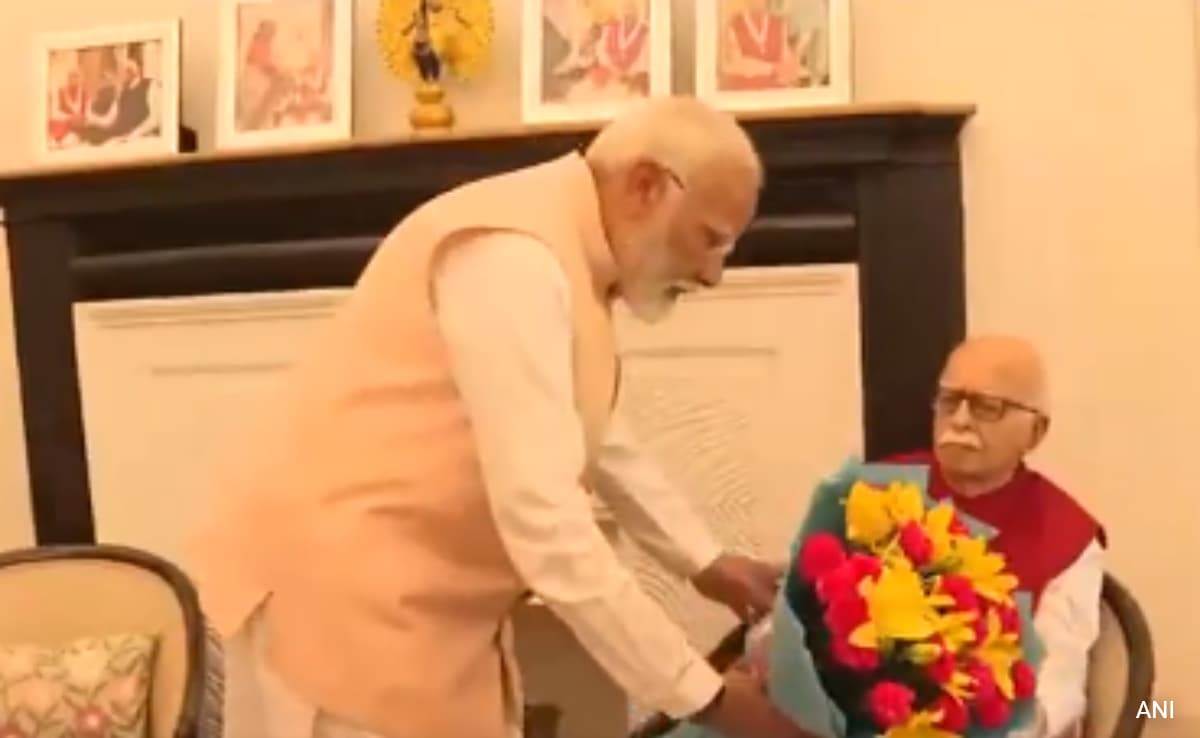 PM Modi Visits LK Advani After Key NDA Meet