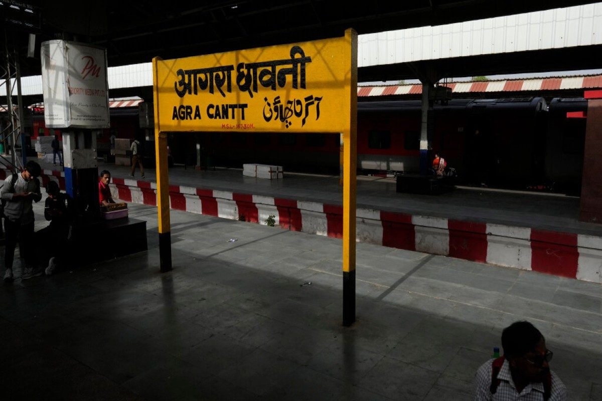 Bribe for Ticket? Ticketless Passenger’s Cash Ploy Backfires, Laughter and Fine Ensue