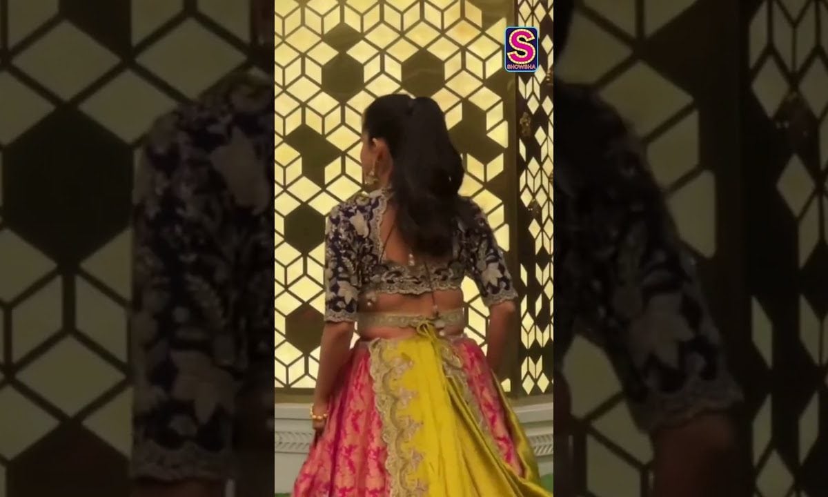 Mukesh, Akash Ambani Greet The Media As Anant-Radhika’s Haldi Ceremony Begins | N18S