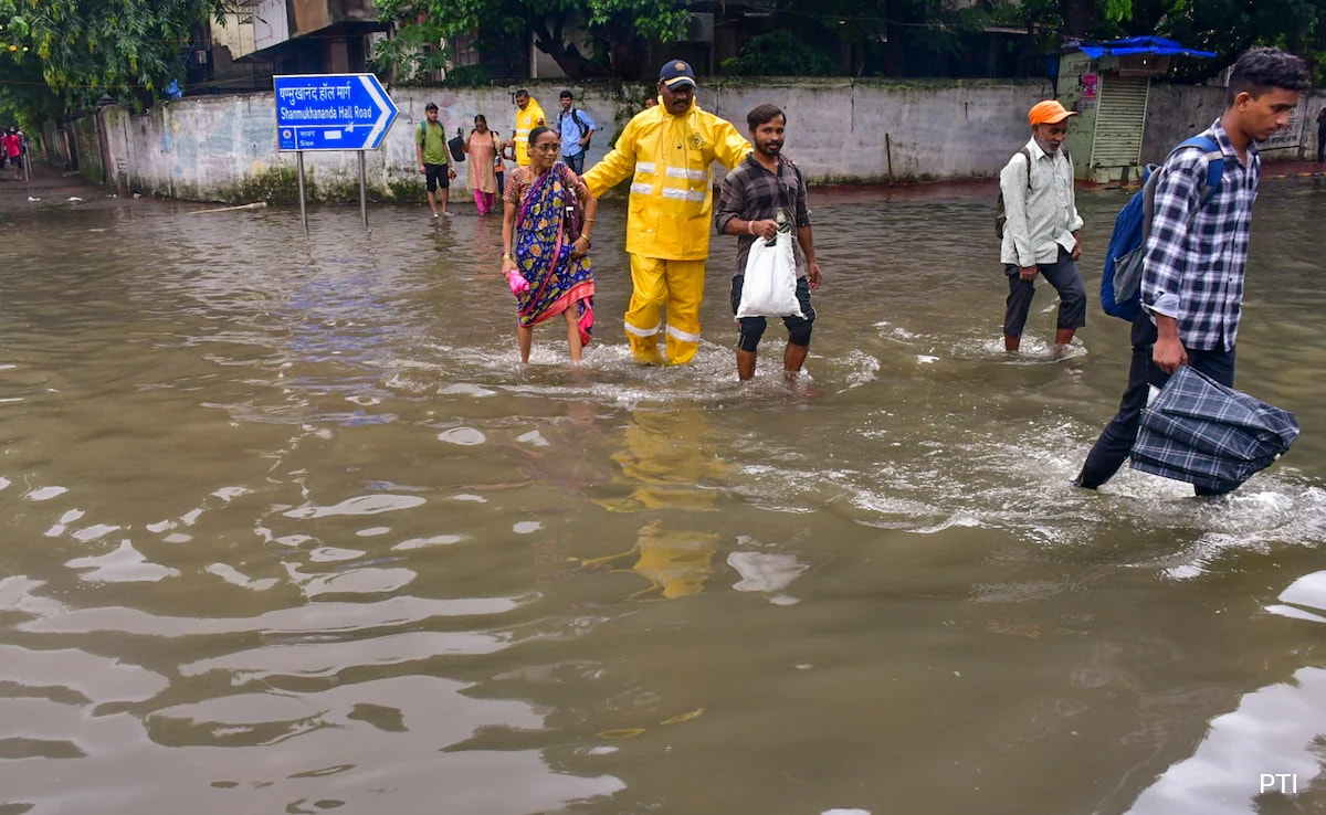 “Don’t Leave Home If Not Needed”: E Shinde’s Appeal After Rain Halts Mumbai