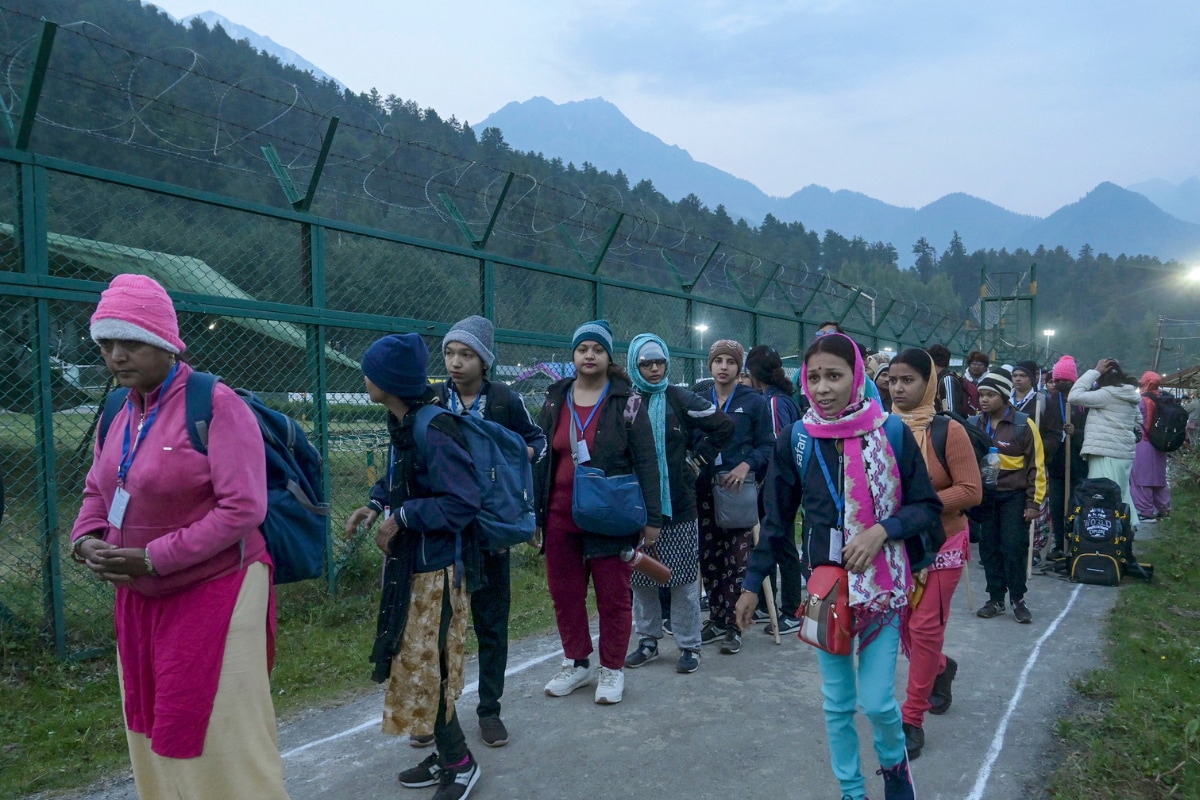 Over 7,500 Pilgrims Visit Amarnath Cave Shrine, Total Crosses 4.5 Lakh