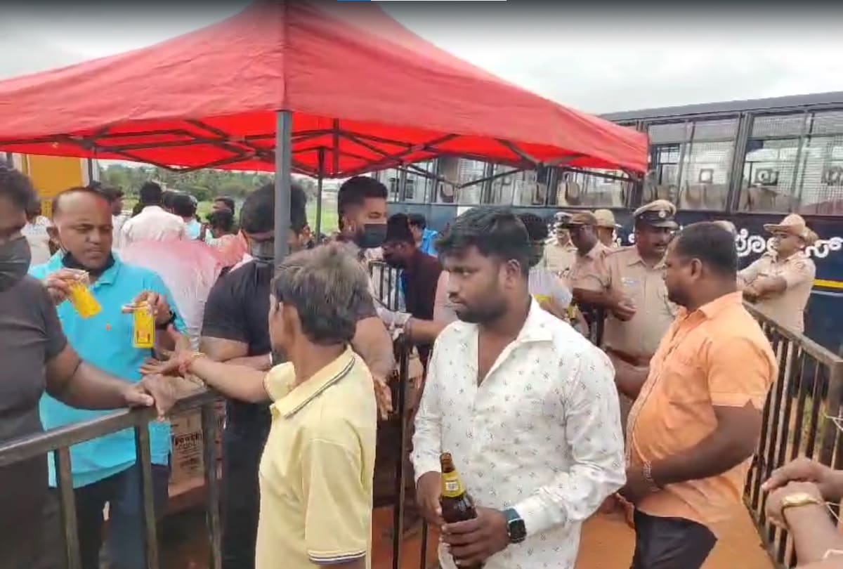Free Liquor At BJP MP’s Post-Poll Event Sparks Political Row In Karnataka