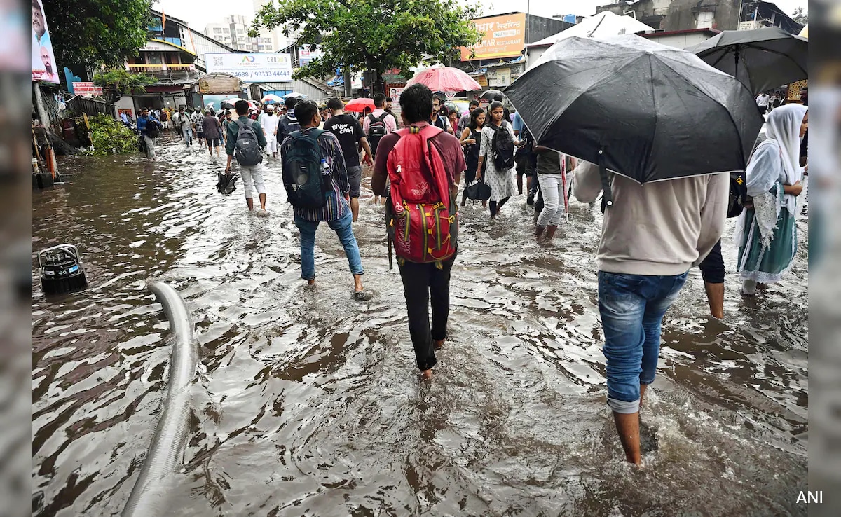 Red Alert In Mumbai, Schools To Remain Shut Today Due To Heavy Rainfall