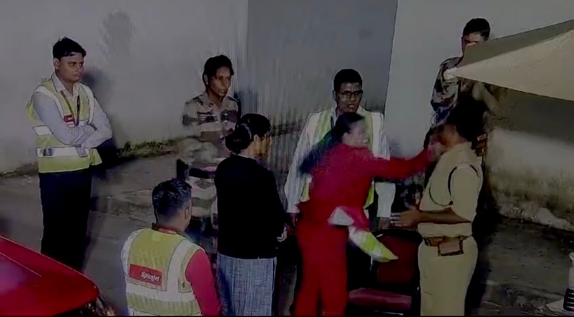 SpiceJet Staff Slaps Cop At Airport, Airline Says ‘He Called Her Home’