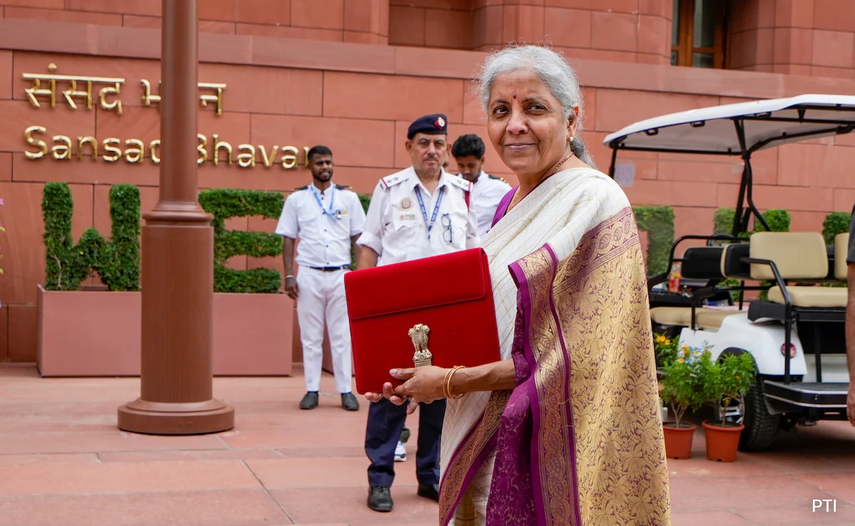 “One Month Wage For First Time Employees”: Nirmala Sitharaman Presents Budget